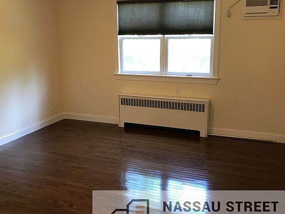 5th image of 56 Maple St