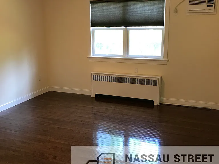 56 Maple St — Photo 5