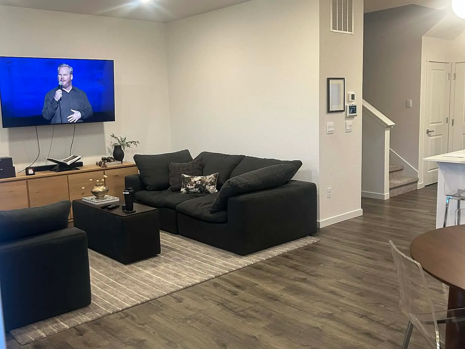 1 bed, 1558 sqft, $1,300 — Photo 3