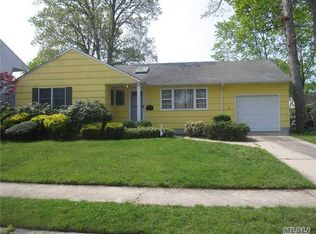 50 Ontario Ave, Massapequa, NY