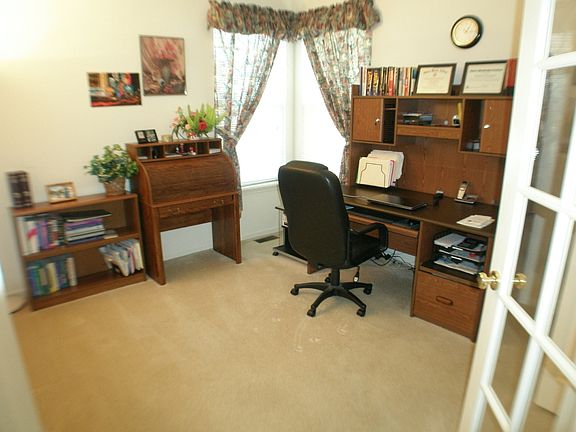 4th image of 2531 Bainbridge Blvd