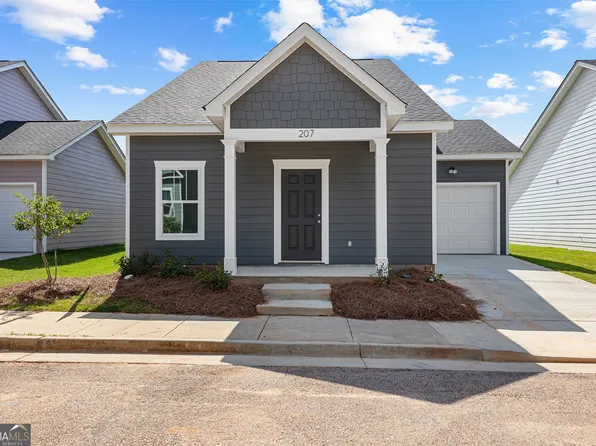 215 Lenox Cir, Lagrange, GA 30241