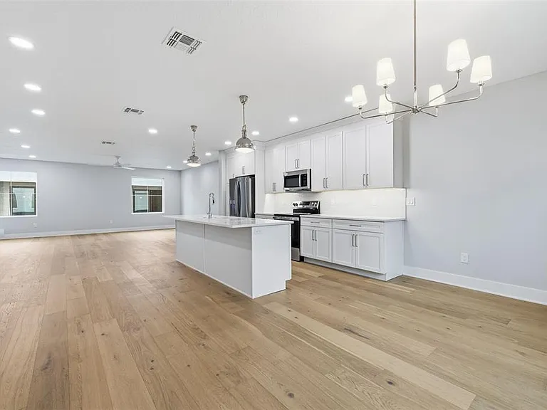 4208 W Carmen St #C — Photo 8