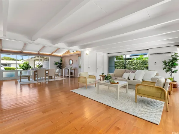 1081 Makaiwa St, Honolulu, HI 96816