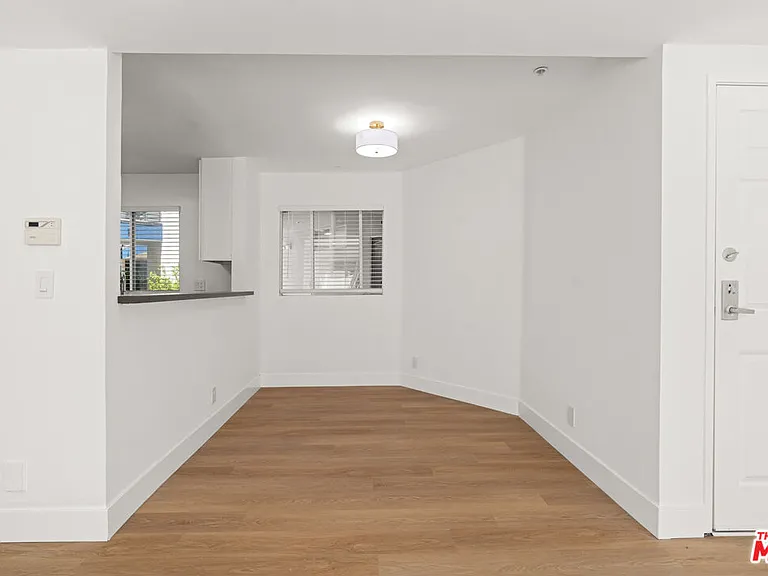 16100 W Sunset Blvd #109 — Photo 10