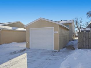 2025 5th Ave E, West Fargo, ND 58078