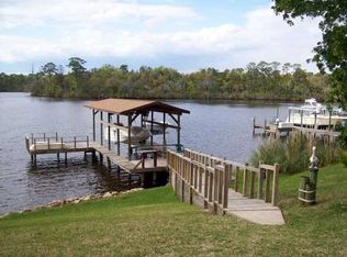 1011 Lake Dr, Niceville, FL 32578
