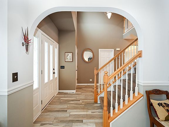 3rd image of 29W310 Helen Ave