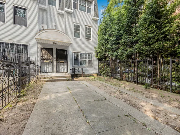 975 East 178th Street image 3 of 28