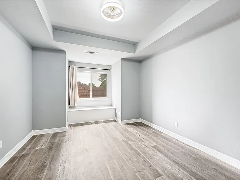 818 Riviera Dr — Photo 2
