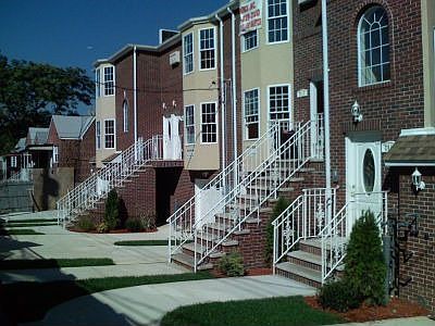 1st image of 2914 Hering Ave #2