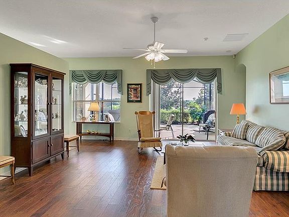 4th image of 5700 Summerbrooke Ct