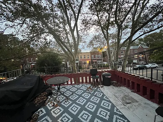 Rented by PRIVATE HOMES REALTY LLC | media 10