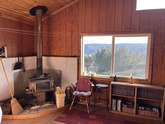 5th image of 28860 Loma Chiquita Rd