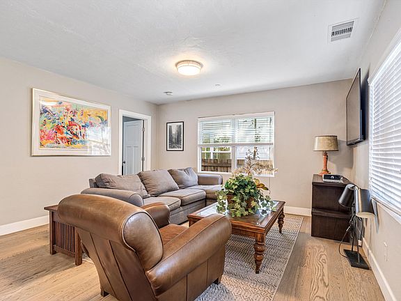 3rd image of 109 Paul Wittke Dr #2