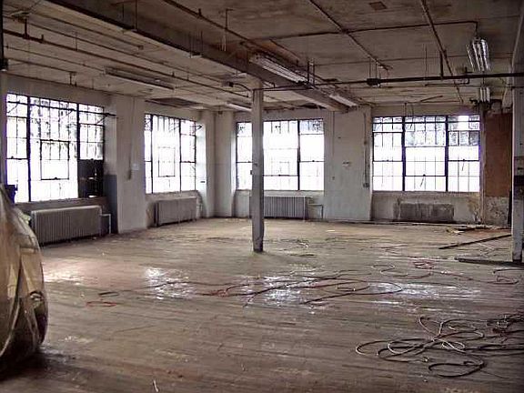 5th image of 10 Chapin St
