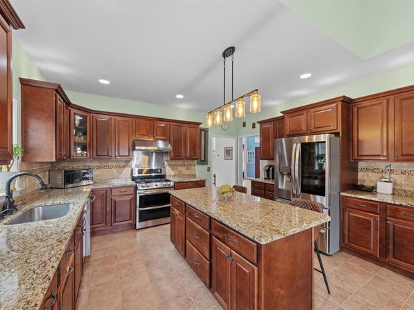 26 Erin Court, Middletown, NY 10941