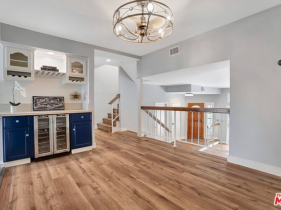 3rd image of 7100 Balboa Blvd Unit 703