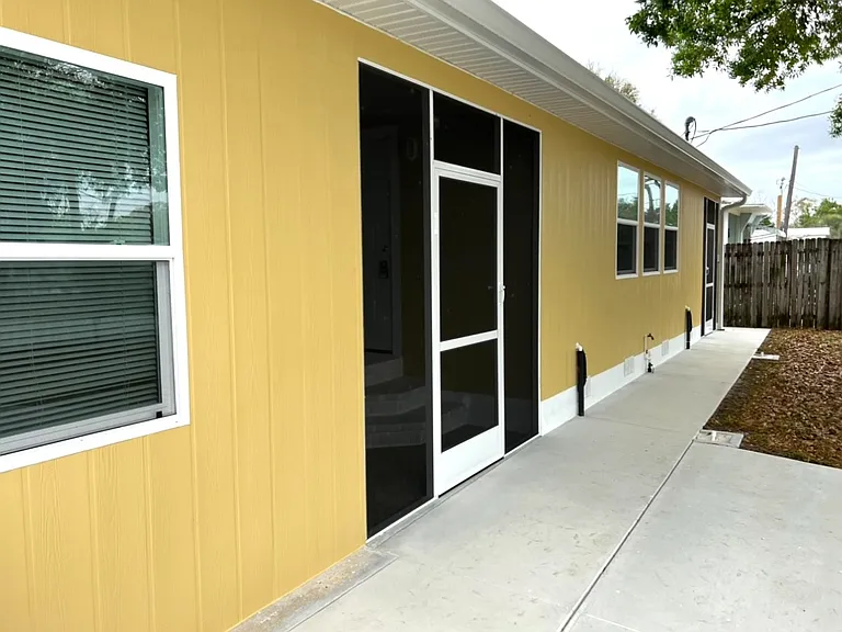 213 Jessica St S #A & B — Photo 15