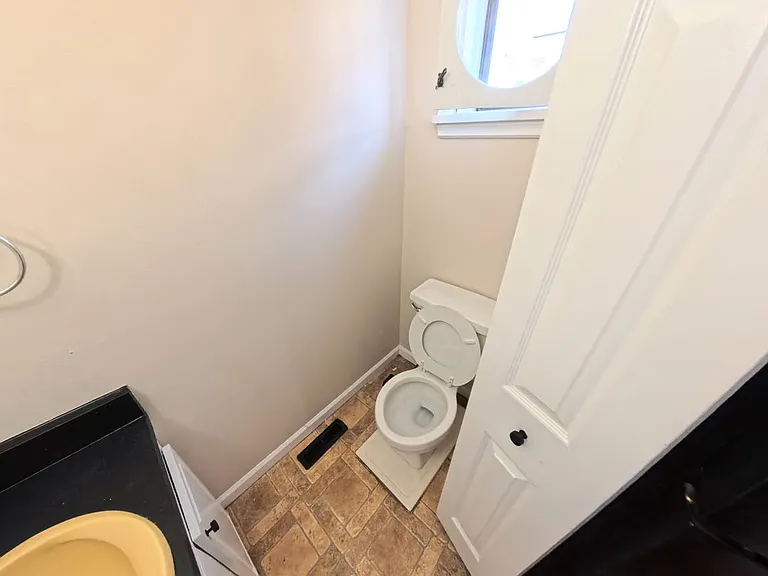 65 Marshall St — Photo 11