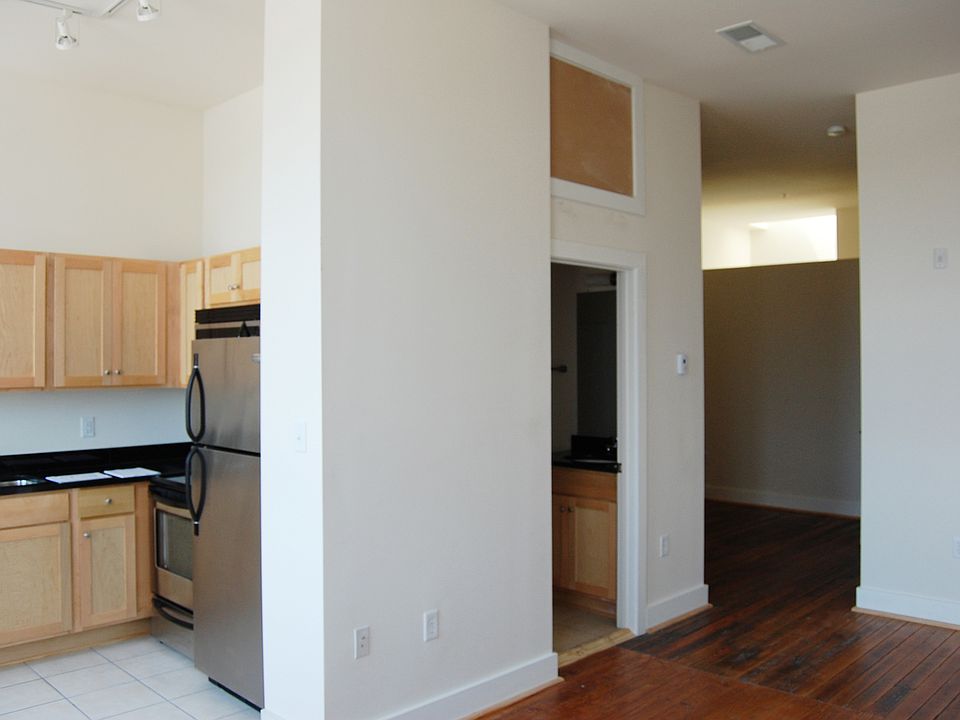 1st image of 8 W Broad St APT F