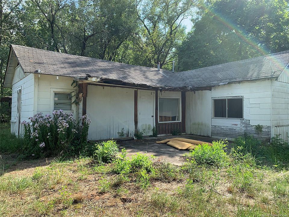 2nd image of 1952 N Oklahoma Ave