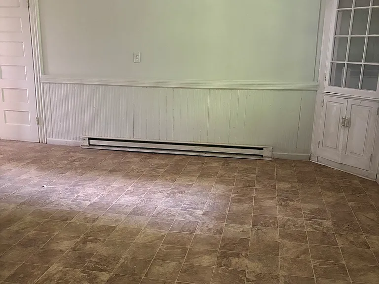 185 Monmouth Ave — Photo 9