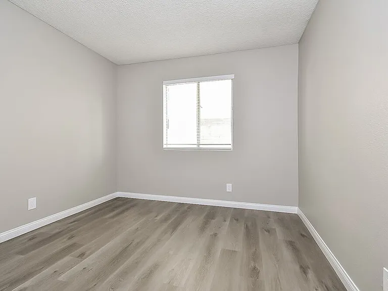 3316 Sturbridge Cir — Photo 13