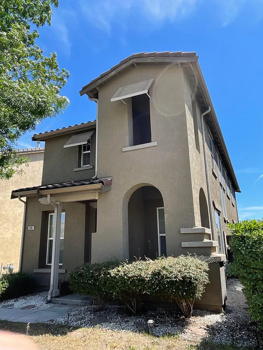 338 Blue Sky Dr photo 1
