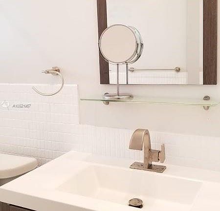 5th image of 419 S Crescent Dr APT 16