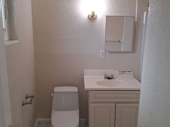 4th image of 1220 Sacramento Ave APT 6