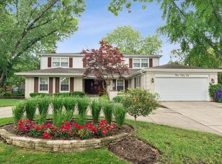 951 Suffield Ter, Northbrook, IL 60062