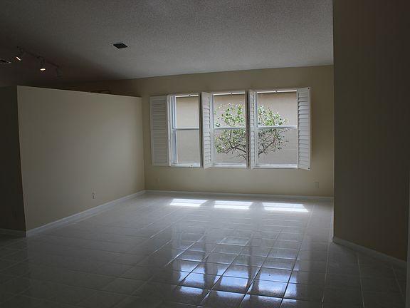 5th image of 9591 Orchid Grove Trl