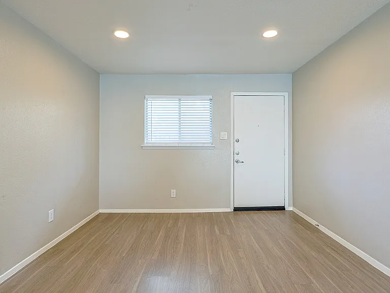 3138 Manor Rd #210 — Photo 5