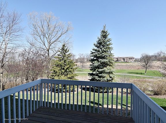 4th image of 37 Johnson Ct