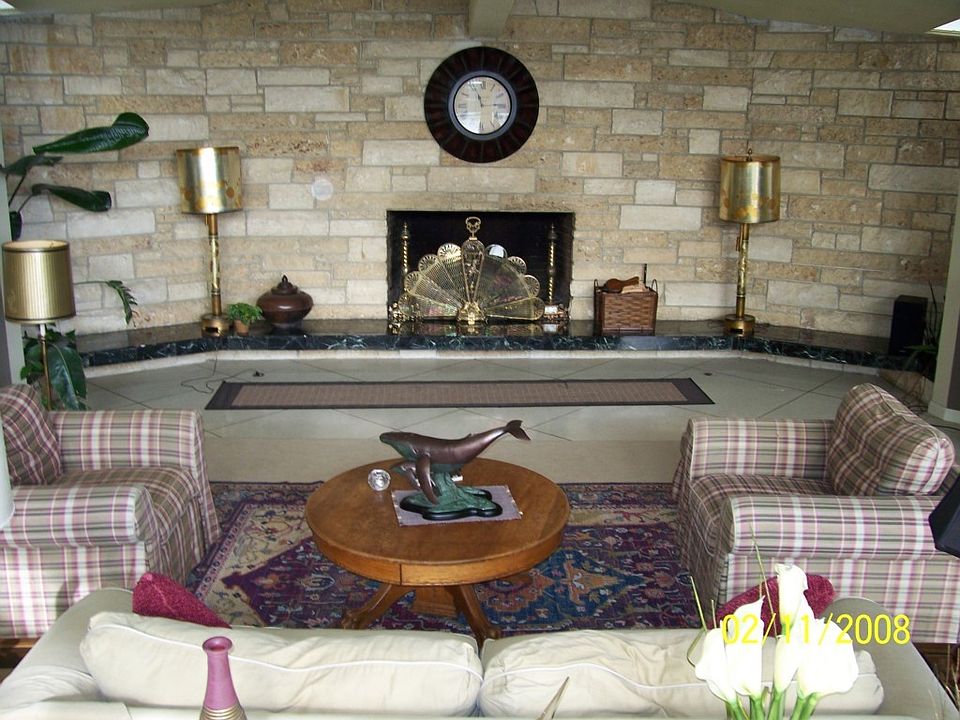 1st image of 11923 Gravelly Lake Dr SW