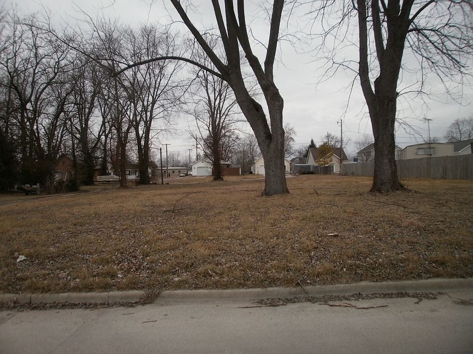 1st image of 160 12th St NE