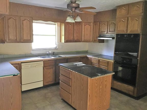 2nd image of 1715 Woodhaven Dr