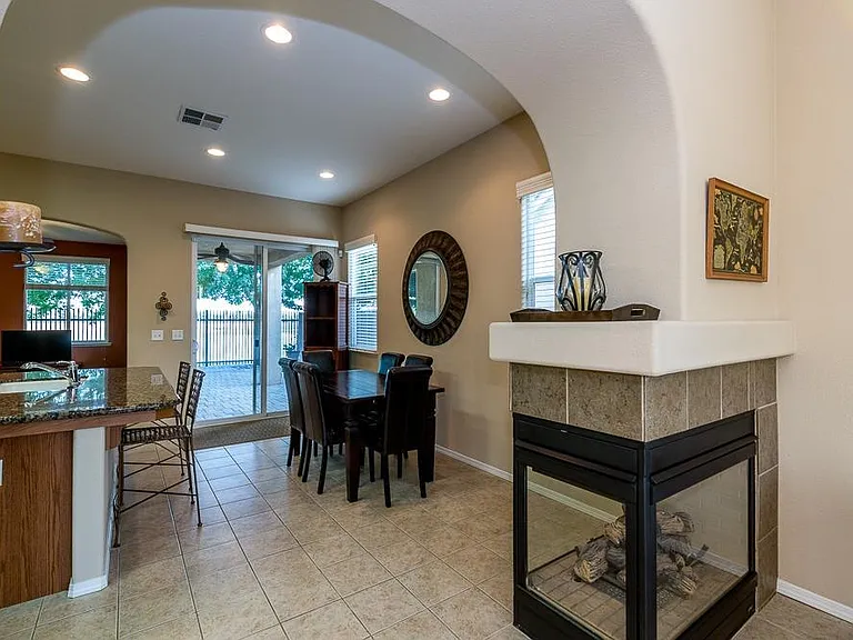 632 W Fontaine Ln — Photo 7