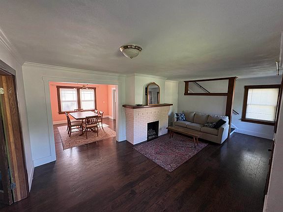 4th image of 2226 Latham St