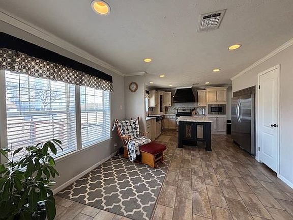 4th image of 214 Colony Ave