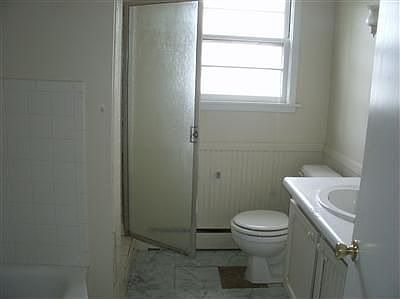 5th image of 208 John St