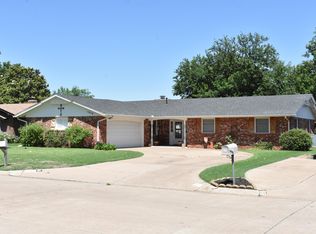 1019 Nottingham Rd, Enid, OK 73703