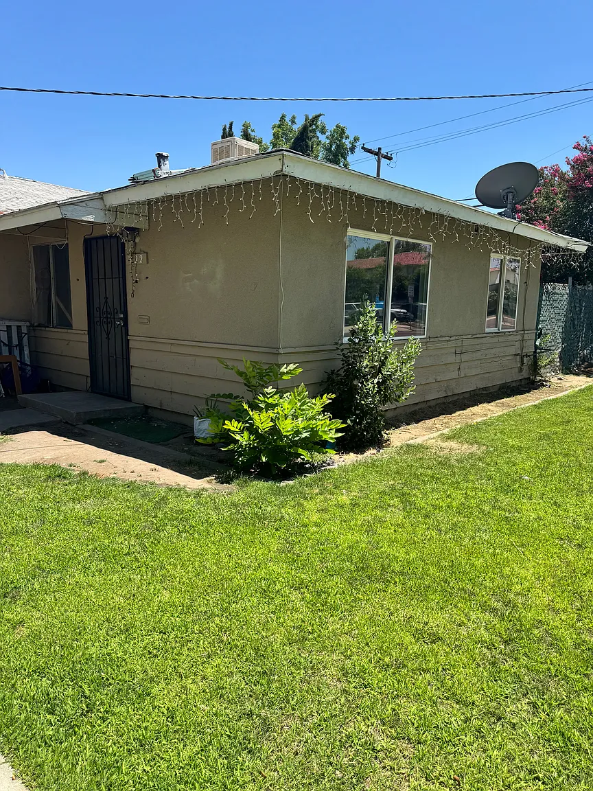 122 N Barton Ave photo 1