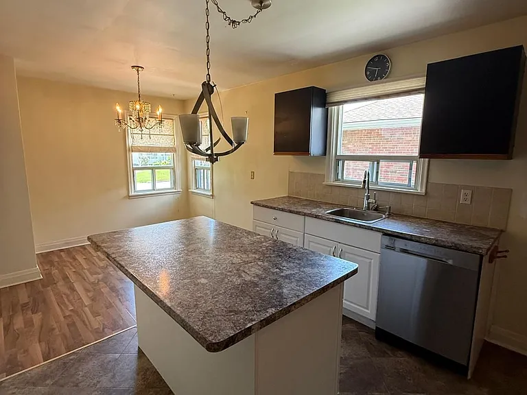 88 Crestview Ave — Photo 12