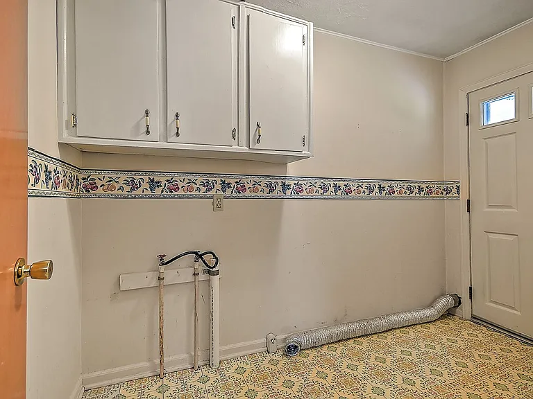 2207 Buckingham Rd — Photo 21