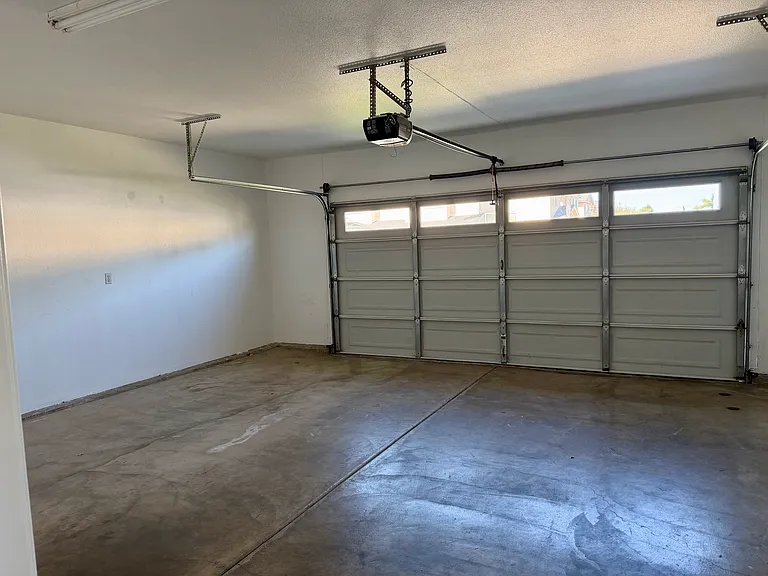 1561 Rebecca Ln — Photo 44
