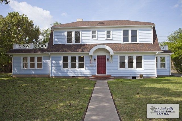 1st image of 611 W Levee St