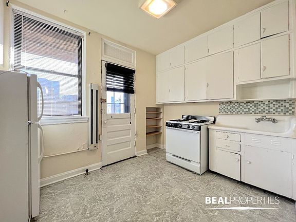 5th image of 4411 N Wolcott Ave #A2