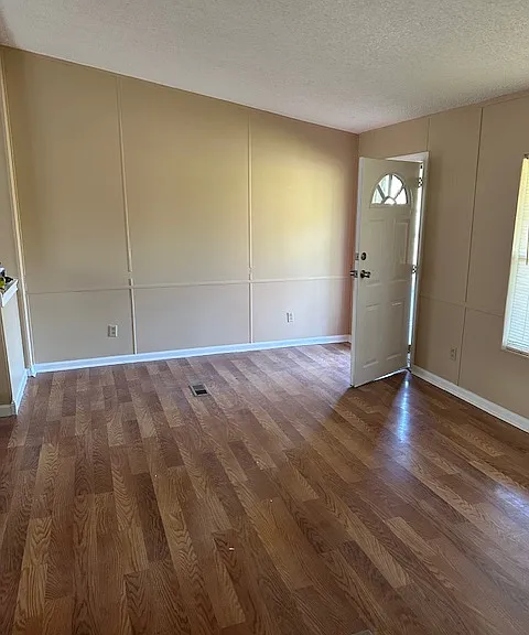 206 S Bass St — Photo 6
